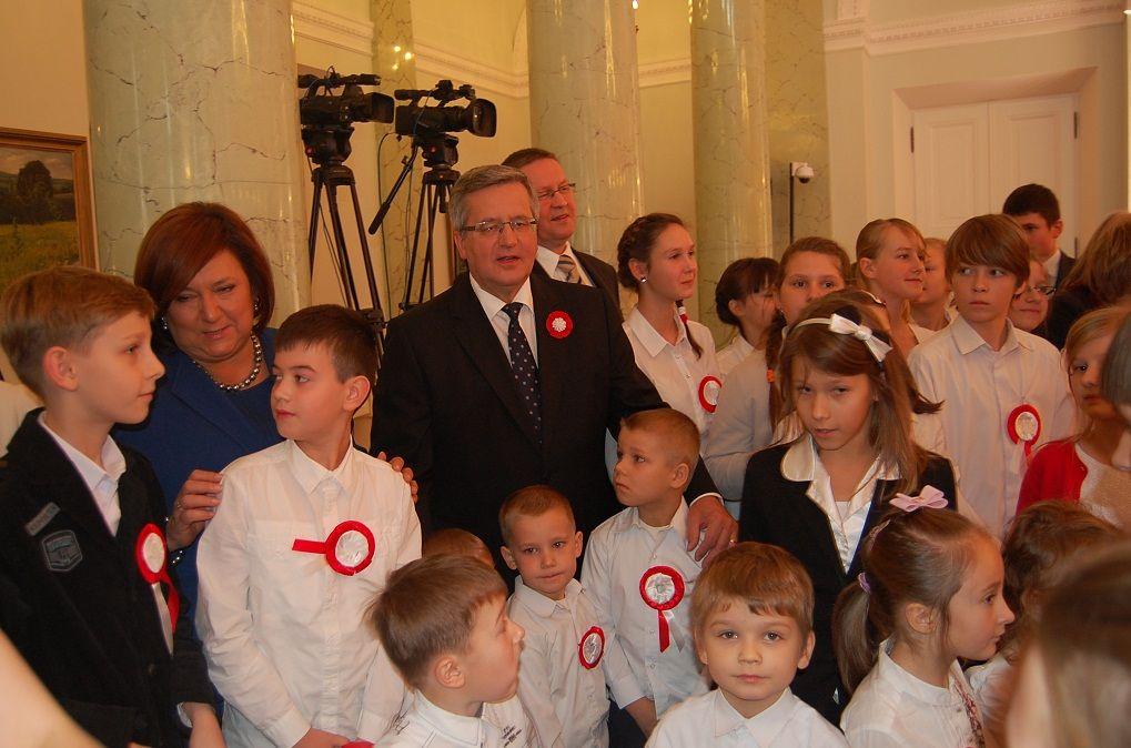 Zdj. nr. 6. Uczniowie SP nr 2 w Lipnie w Pałacu Prezydenckim - 9 listopada 2013 roku