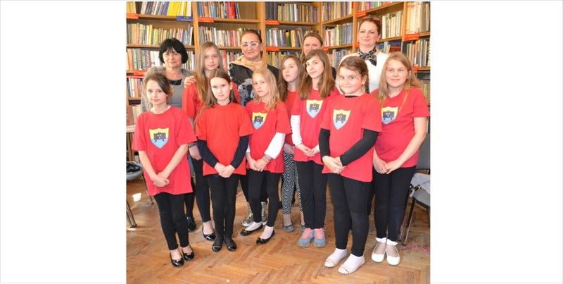 CZŁOWIEK – KSIĄŻKA, czyli spotkanie Grupy Dziennikarskiej SP nr 2 z panią Ewą Urbańską