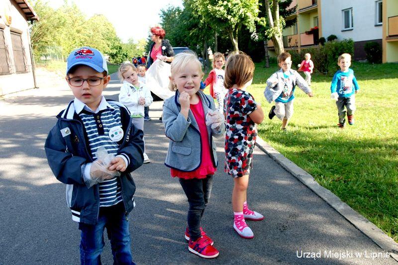 Zdj. nr. 11. Dzieciaki sprzątały świat