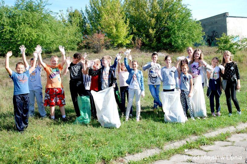 Zdj. nr. 28. Dzieciaki sprzątały świat