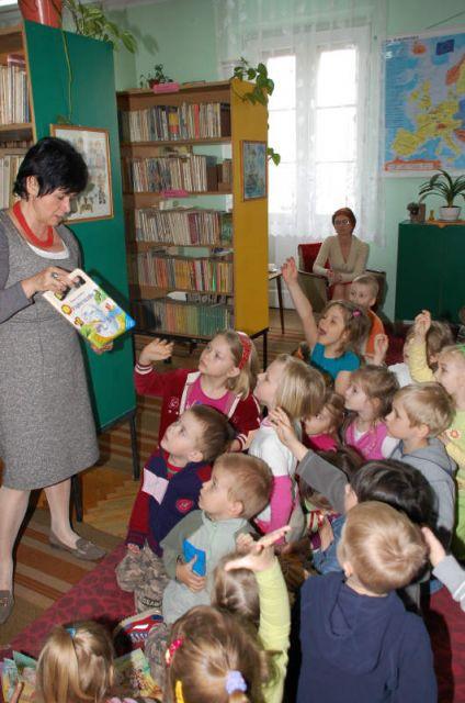Zdj. nr. 16. W krainie książki