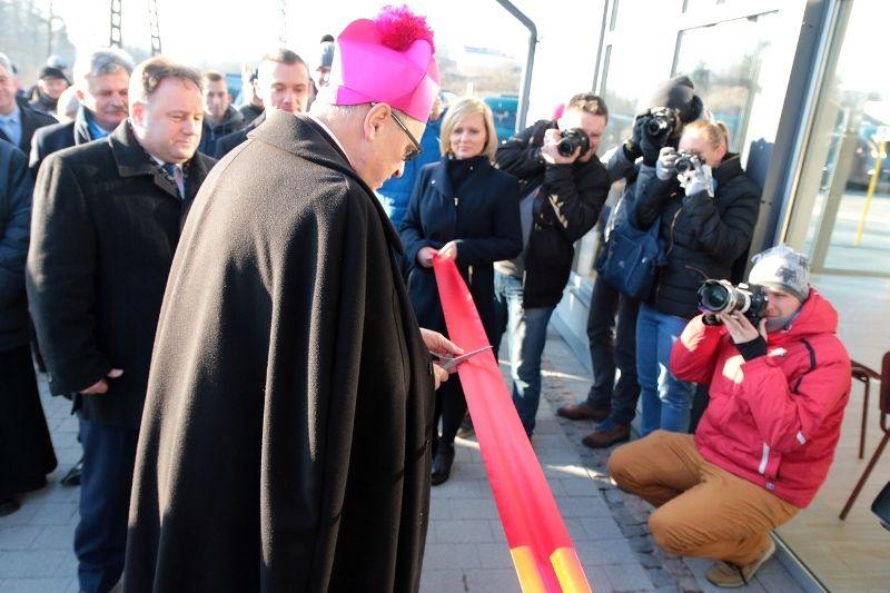 Zdj. nr. 7. Uroczyste otwarcie Powiatowego Zakładu Transportu Publicznego