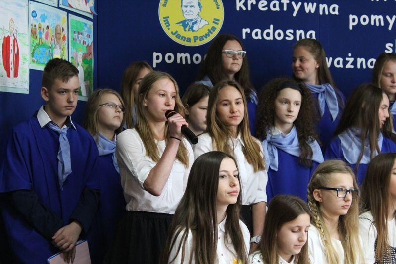 Zdj. nr. 37. Święto Patrona SP nr 5 w Lipnie