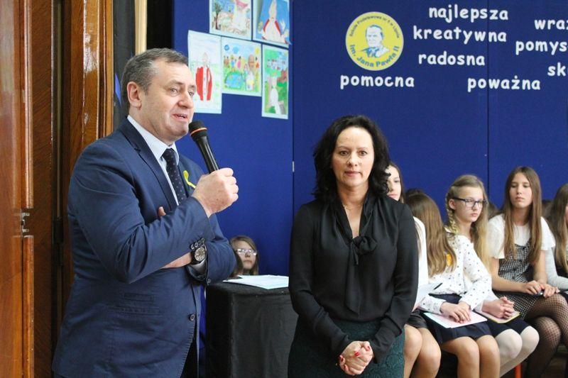Zdj. nr. 45. Święto Patrona SP nr 5 w Lipnie