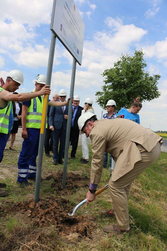 Zdj. nr. 3. Droga z Lipna w kierunku Płocka w budowie