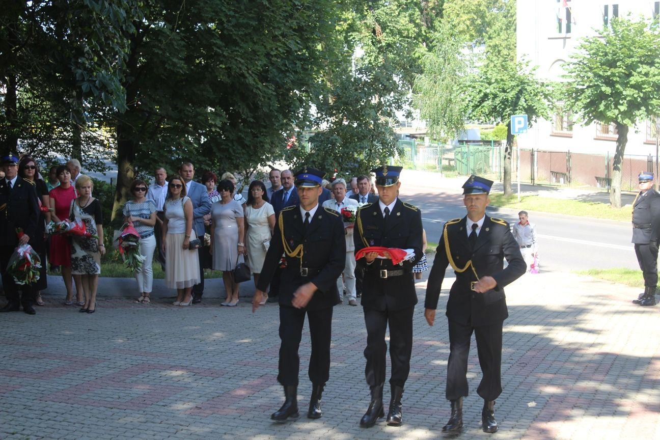 Zdj. nr. 1. Uczcili pamięć bohaterów Bitwy Warszawskiej - 15 Sierpnia