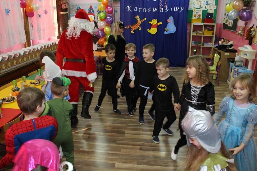 Zdj. nr. 32. Bale karnawałowe przedszkolaków