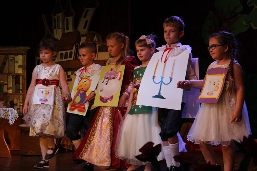 Zdj. nr. 18. „Piękna i Bestia” w lipnowskim kinie