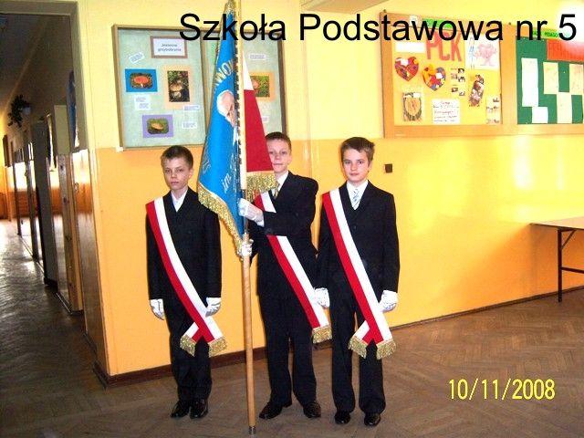 Zdj. nr. 7. Świętowali niepodległości w szkołach