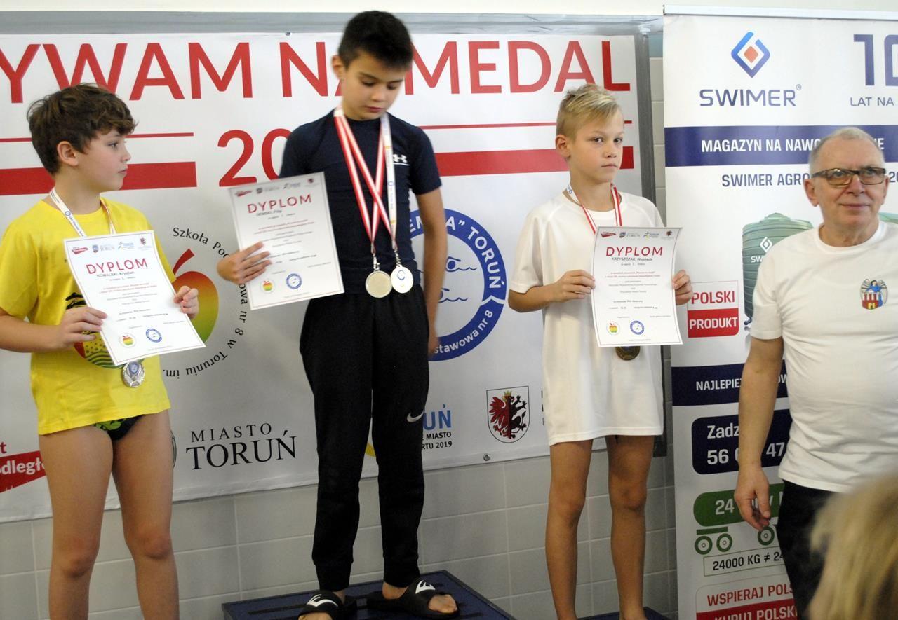 Zdj. nr. 5. Pływali dla Niepodległej