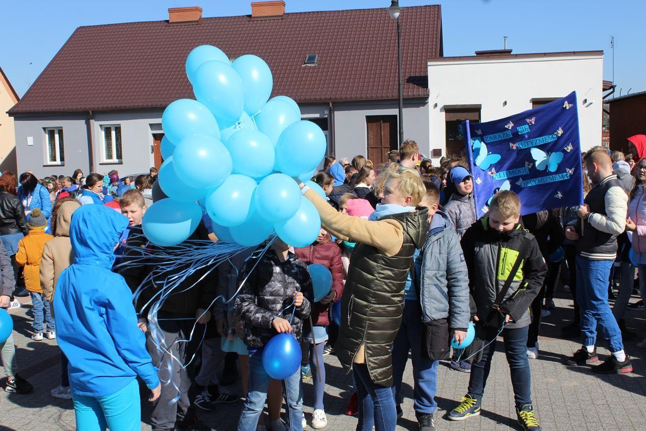 Zdj. nr. 7. Lipno obchodzi Światowy Dzień Świadomości Autyzmu