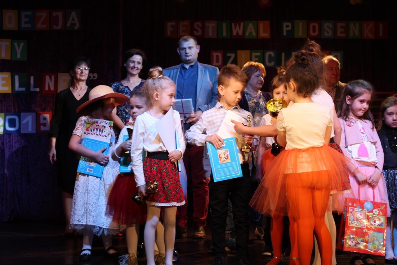 Zdj. nr. 113. III Festiwal Piosenki Dziecięcej 