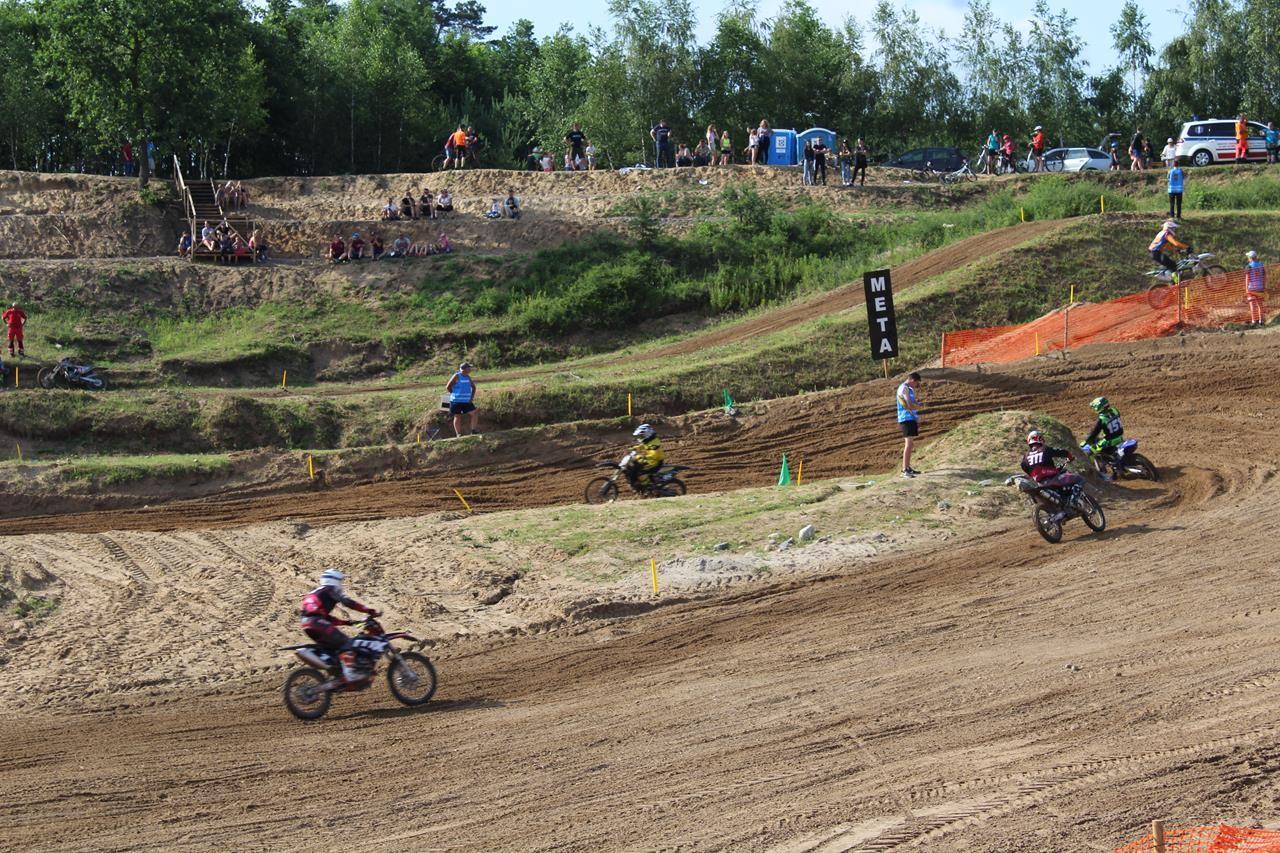 Zdj. nr. 100. Motocross – V runda Mistrzostw Strefy Północnej Polski Mistrzostwa Okręgu Bydgoskiego