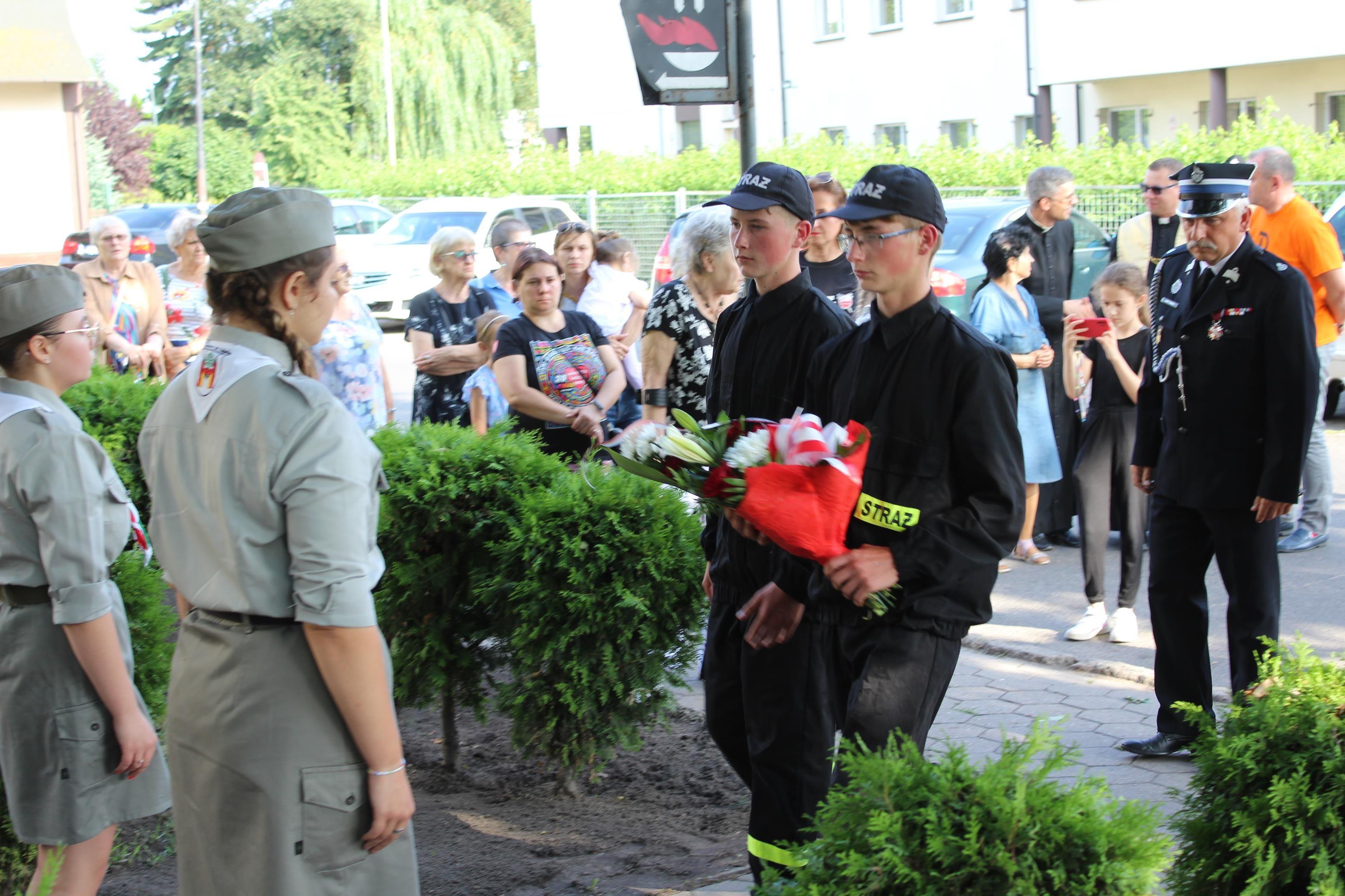 Zdj. nr. 37. 78. rocznica wybuchu Powstania Warszawskiego - pomnik Armii Krajowej - 1 sierpnia 2022 r.