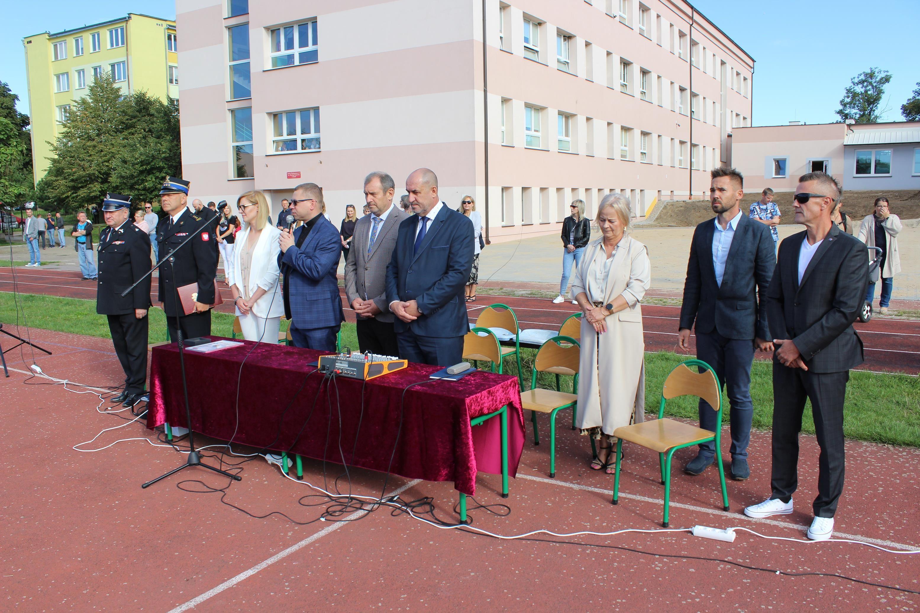 Zdj. nr. 35. Rozpoczęcie roku szkolnego (SP nr 3) - 1.09.2022 r.