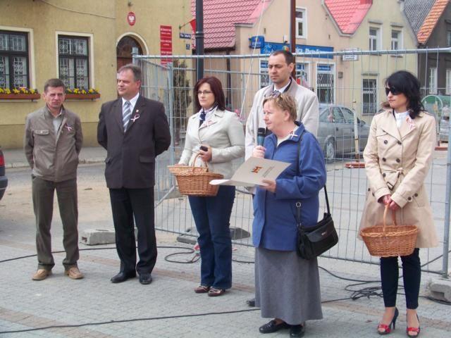 Zdj. nr. 1. Święto Flagi Narodowej - 2 maja 2011