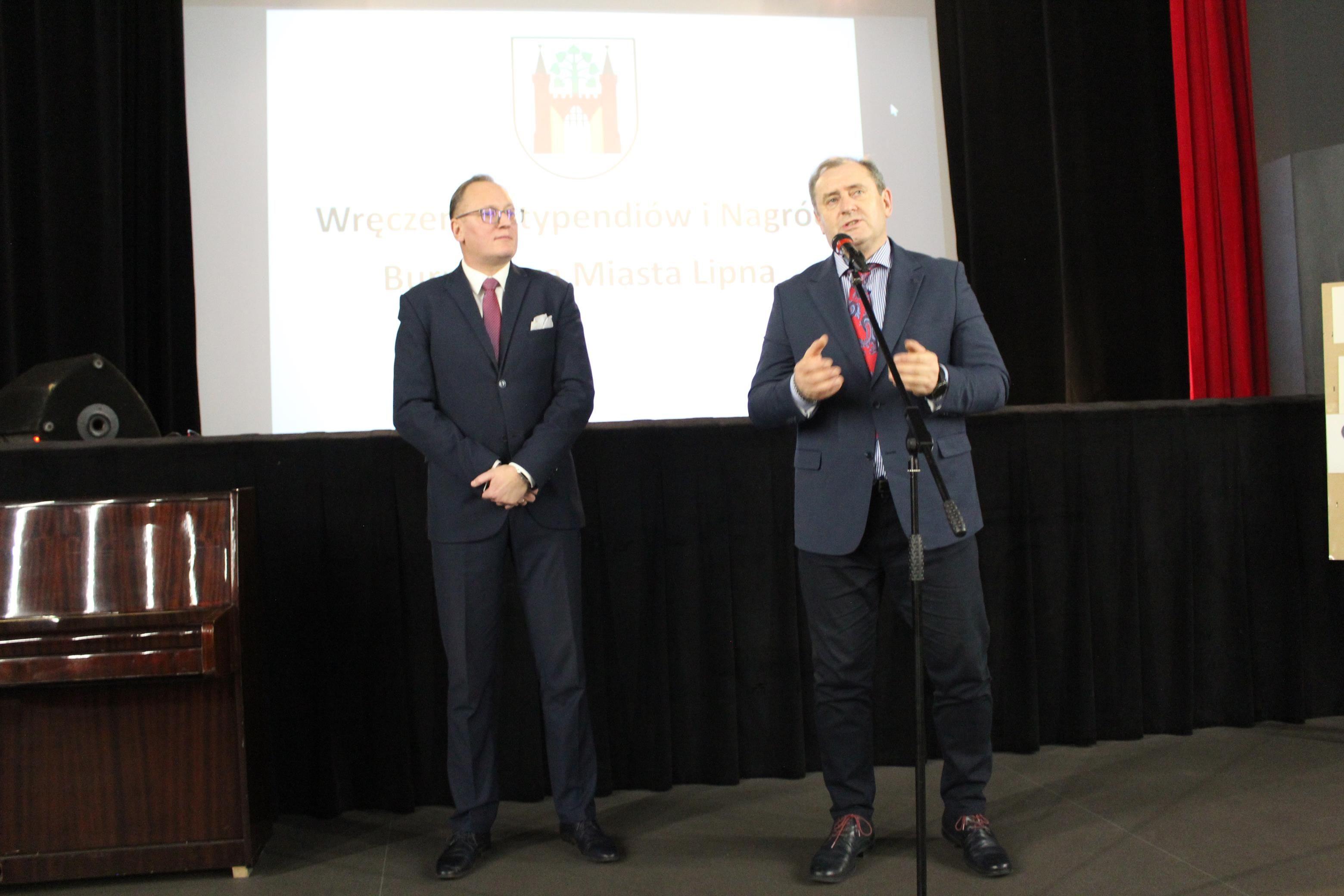 Zdj. nr. 4. Wręczenie Stypendiów i Nagród Burmistrza Miasta Lipna - 18 grudnia 2024 r.