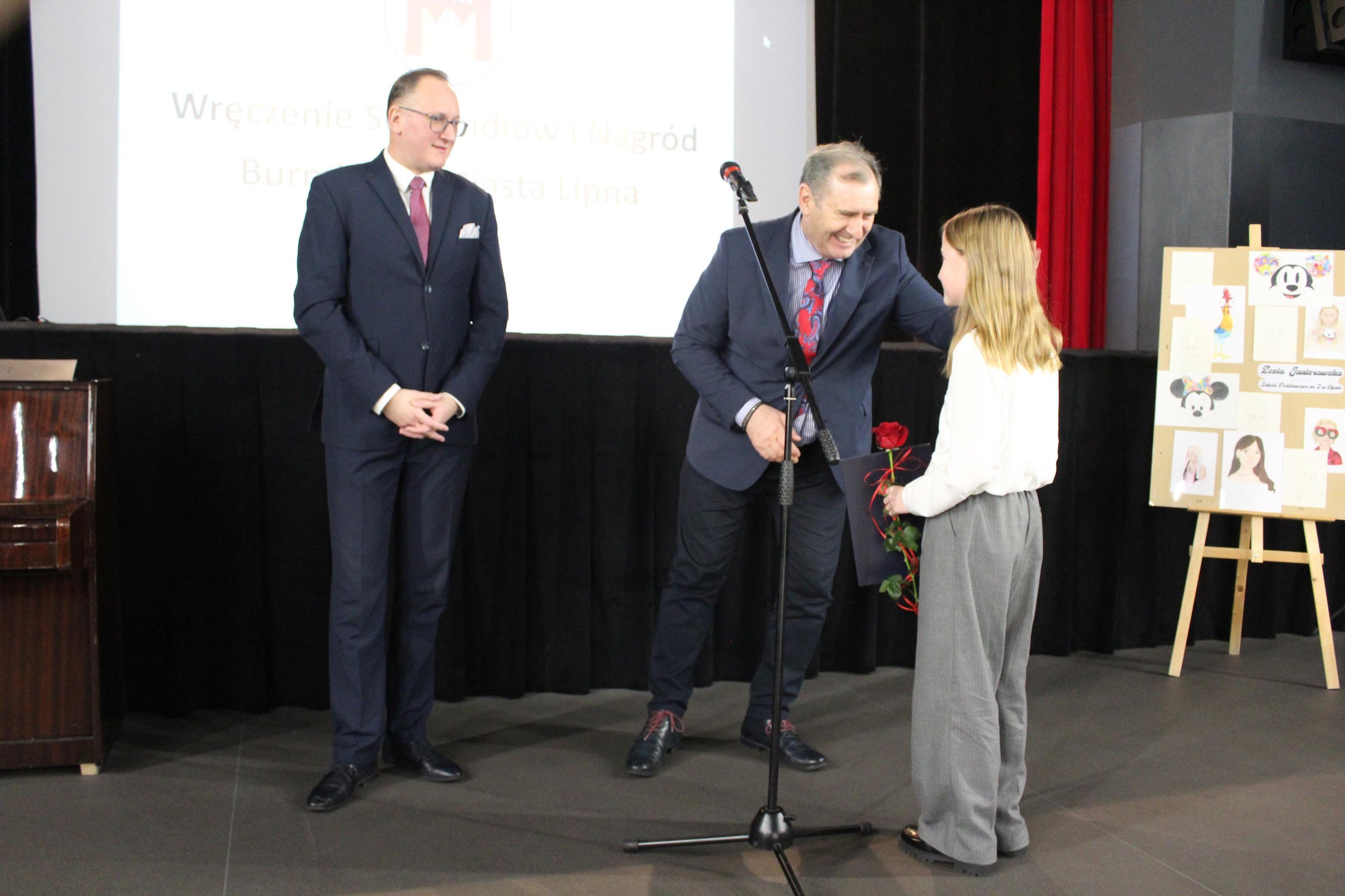 Zdj. nr. 7. Wręczenie Stypendiów i Nagród Burmistrza Miasta Lipna - 18 grudnia 2024 r.