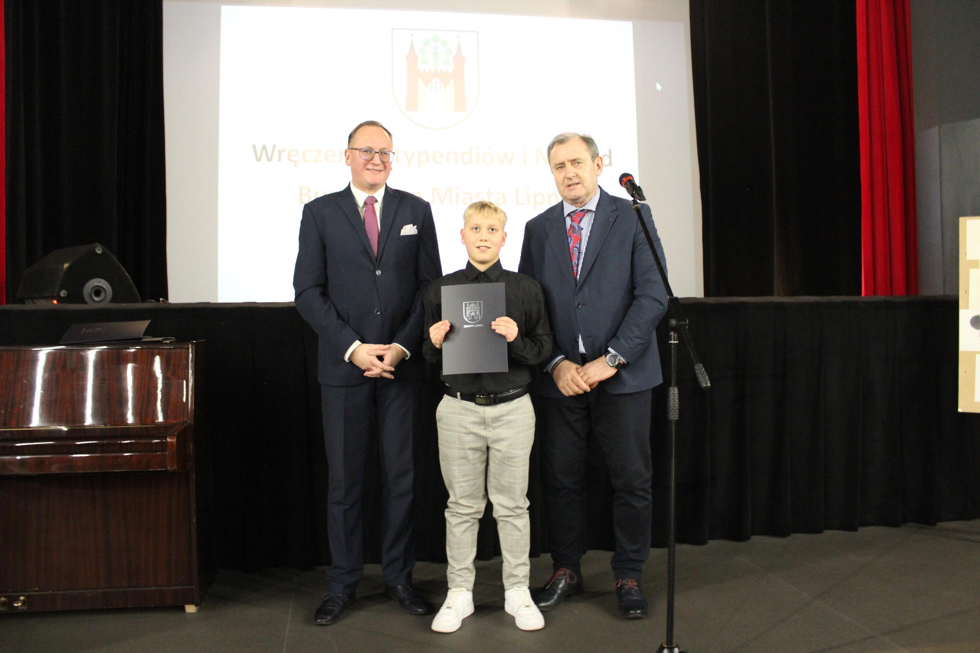Zdj. nr. 24. Wręczenie Stypendiów i Nagród Burmistrza Miasta Lipna - 18 grudnia 2024 r.