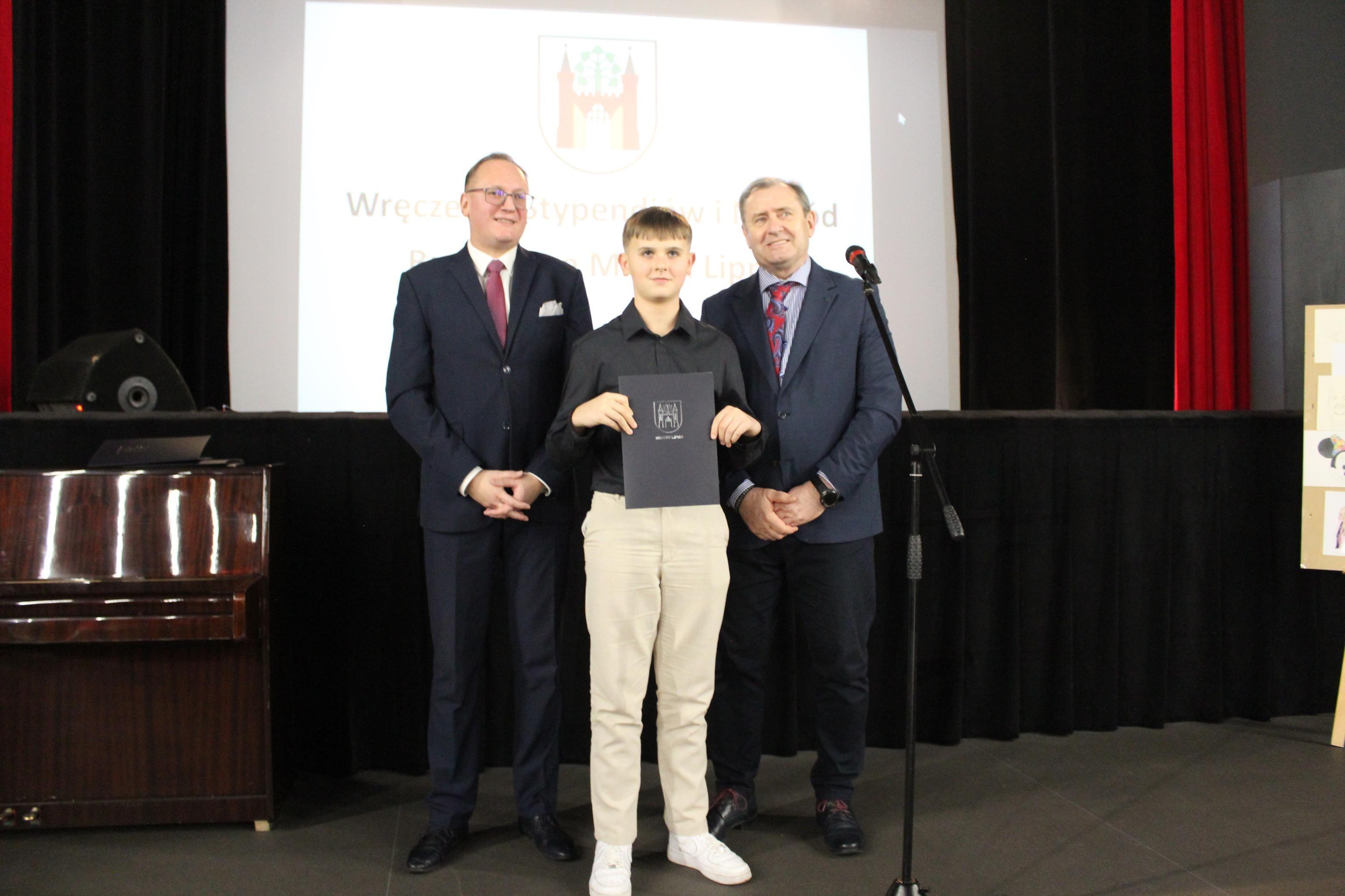 Zdj. nr. 26. Wręczenie Stypendiów i Nagród Burmistrza Miasta Lipna - 18 grudnia 2024 r.