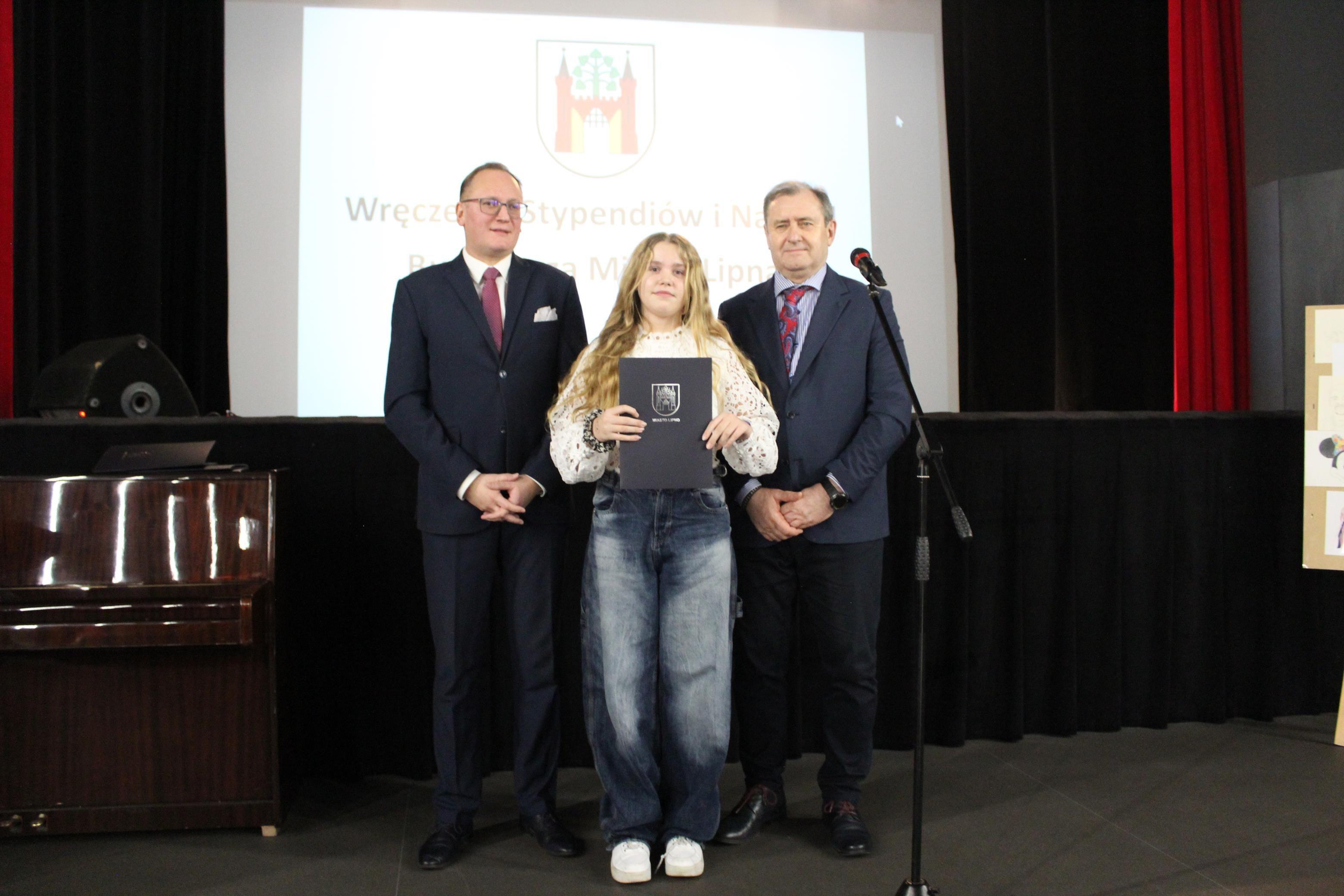 Zdj. nr. 27. Wręczenie Stypendiów i Nagród Burmistrza Miasta Lipna - 18 grudnia 2024 r.