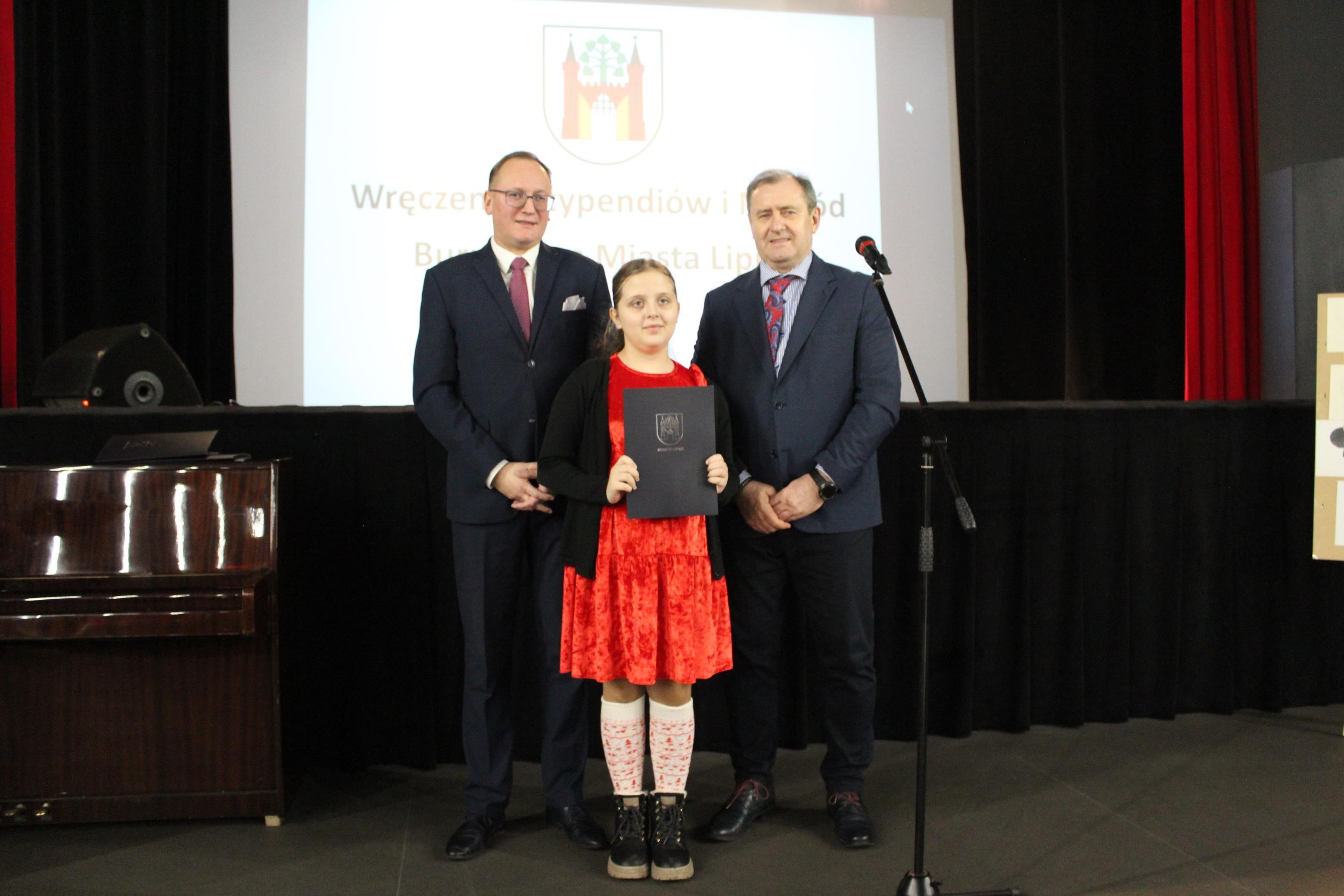 Zdj. nr. 33. Wręczenie Stypendiów i Nagród Burmistrza Miasta Lipna - 18 grudnia 2024 r.