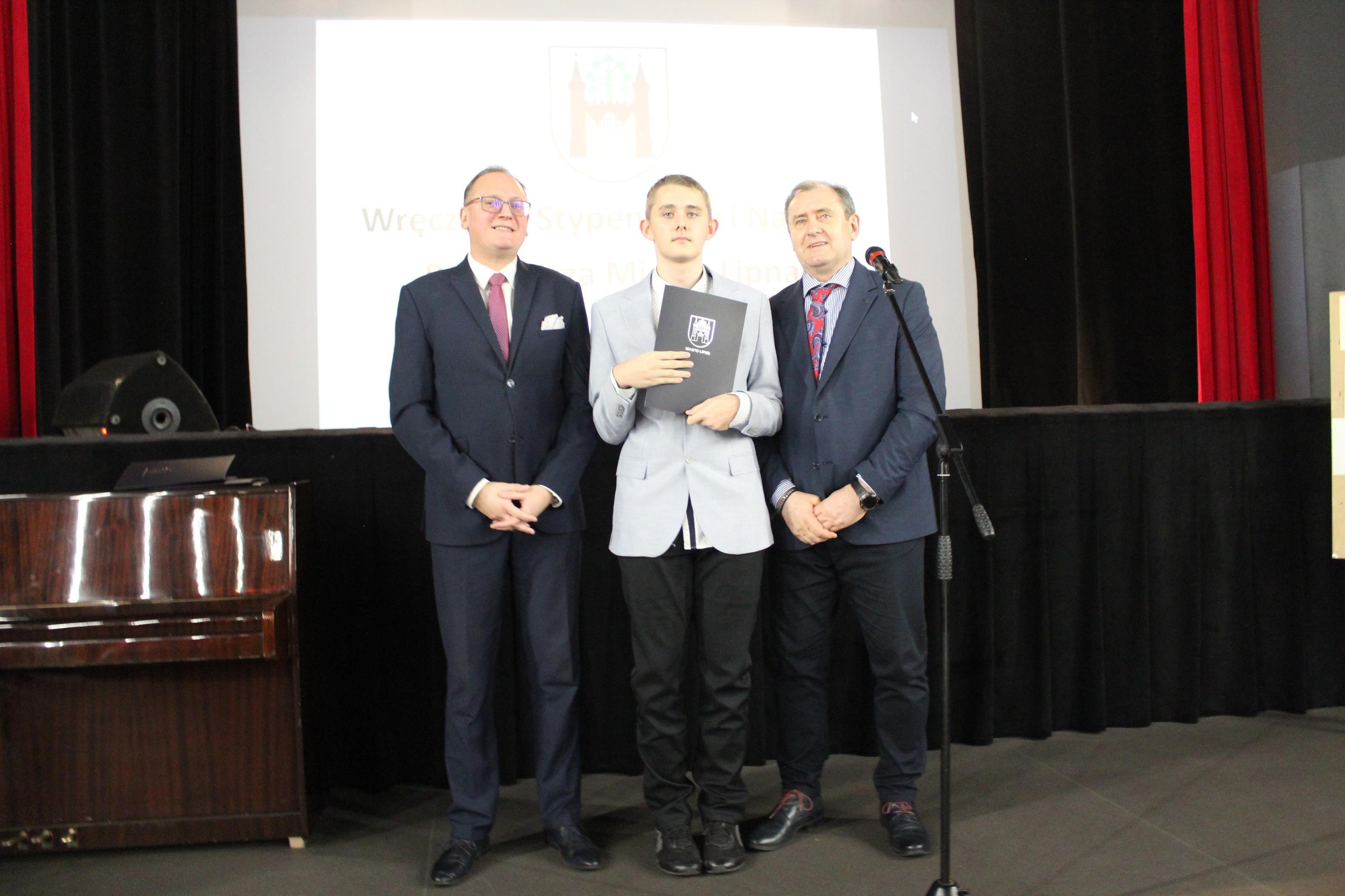 Zdj. nr. 35. Wręczenie Stypendiów i Nagród Burmistrza Miasta Lipna - 18 grudnia 2024 r.