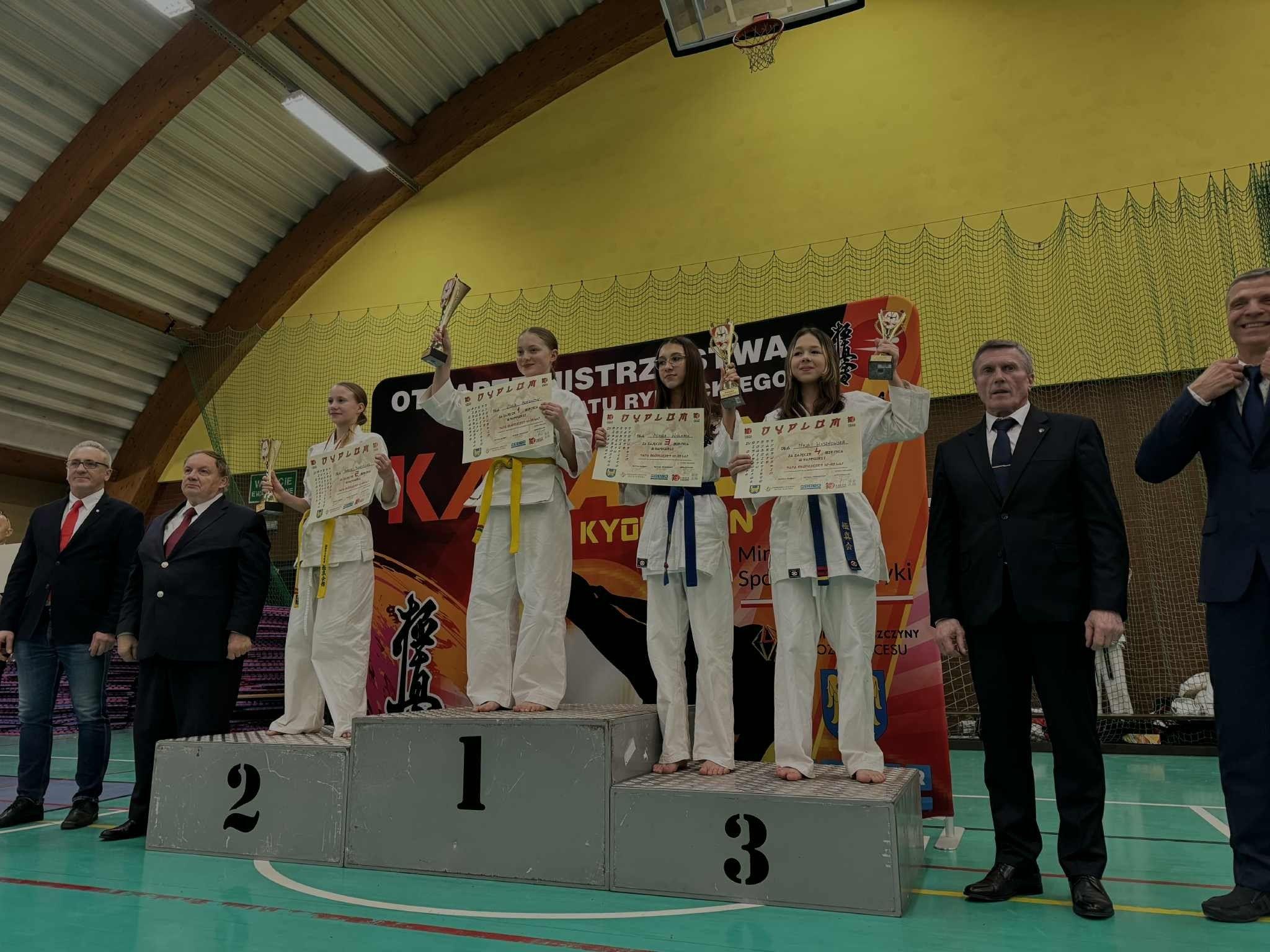 Zdj. nr. 1. IV Otwarte Mistrzostwa Powiatu Rybnickiego Karate Kyokushin - 8 listopada 2025 r., Czerwionka-Leszczyny