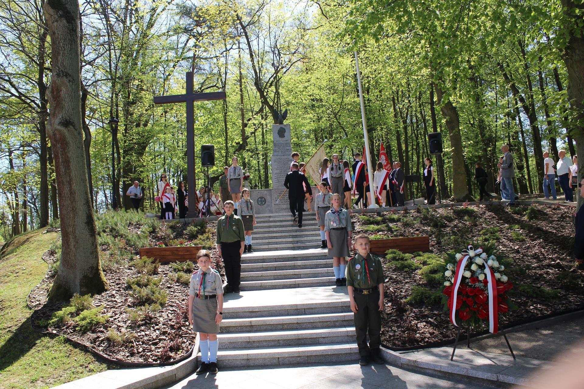 Zdj. nr. 5. Lipnowskie obchody 235. rocznicy uchwalenia Konstytucji 3 Maja