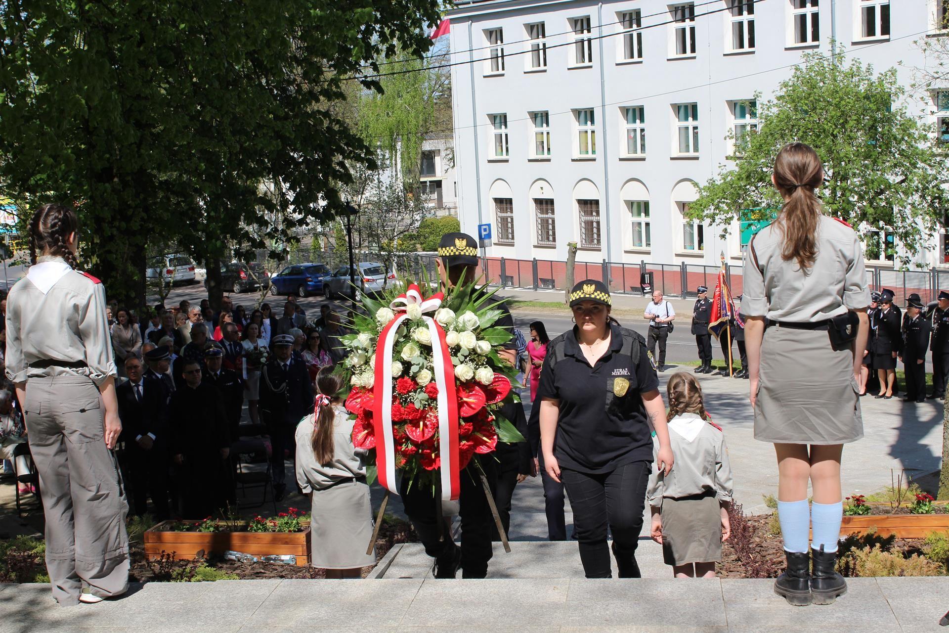 Zdj. nr. 7. Lipnowskie obchody 235. rocznicy uchwalenia Konstytucji 3 Maja