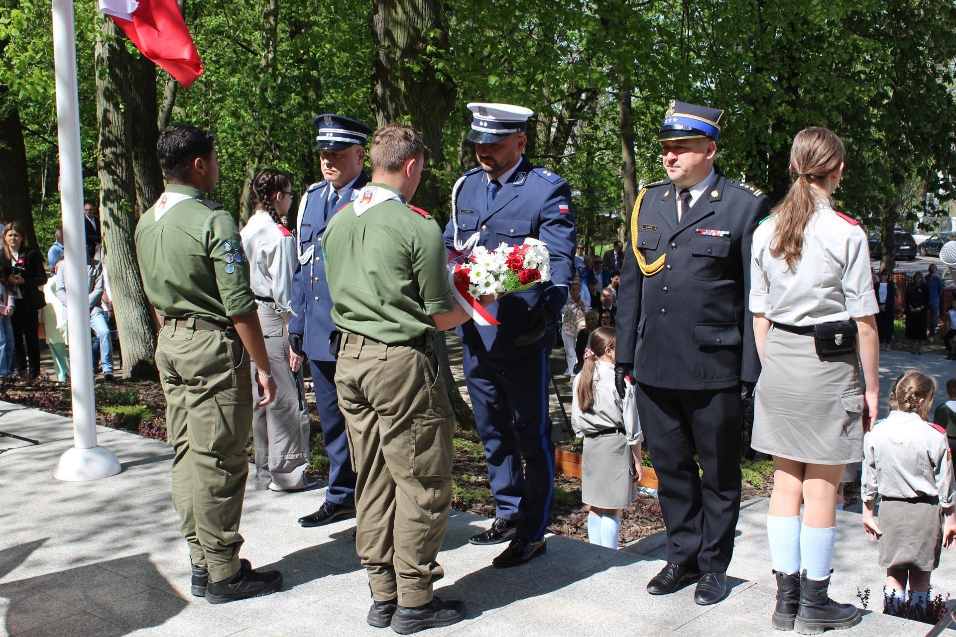 Zdj. nr. 9. Lipnowskie obchody 235. rocznicy uchwalenia Konstytucji 3 Maja