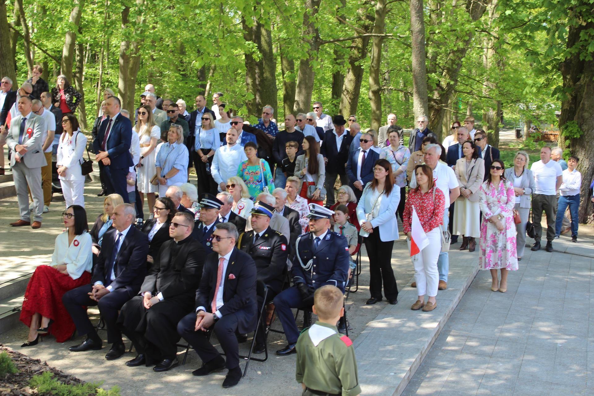 Zdj. nr. 12. Lipnowskie obchody 235. rocznicy uchwalenia Konstytucji 3 Maja