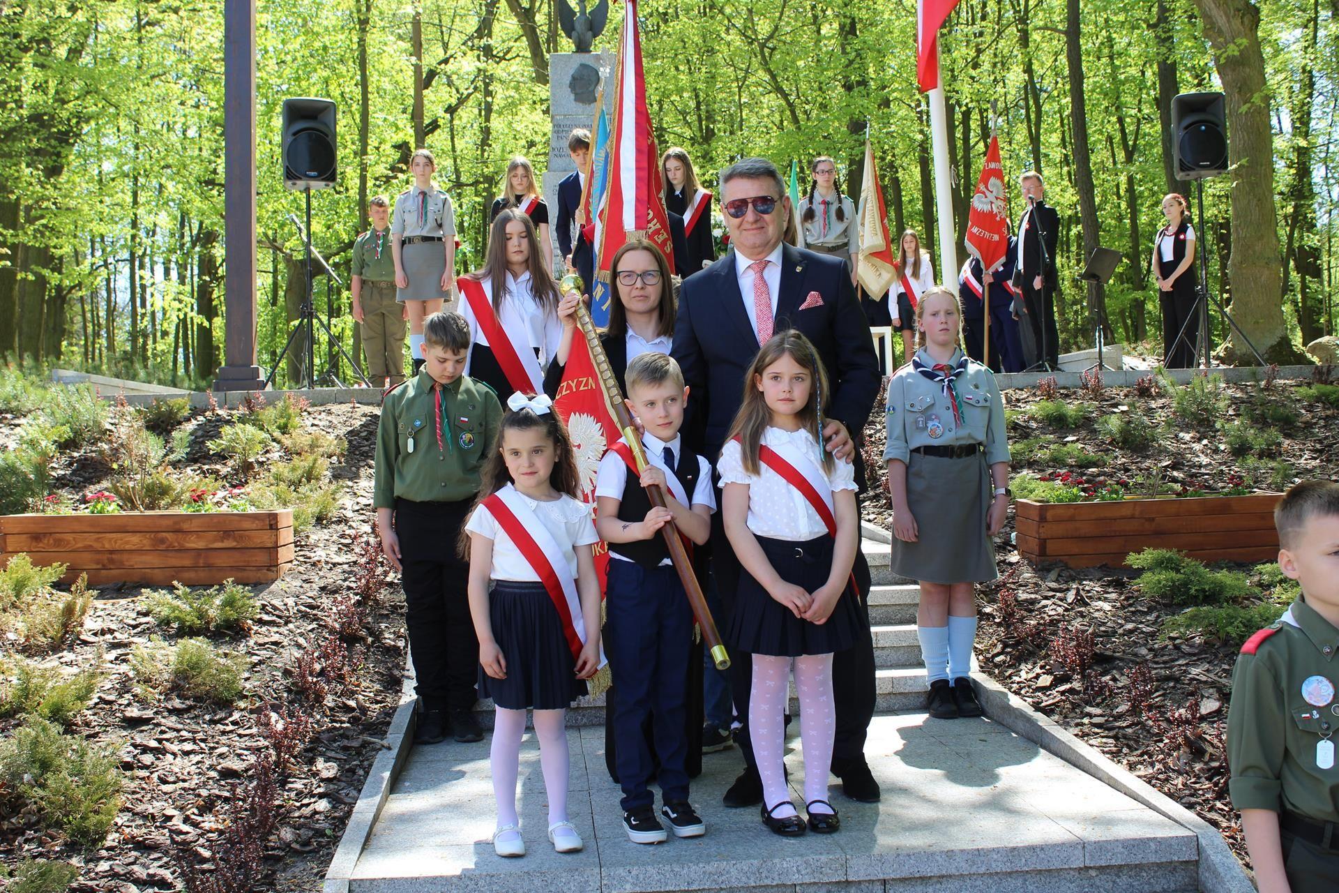 Zdj. nr. 16. Lipnowskie obchody 235. rocznicy uchwalenia Konstytucji 3 Maja