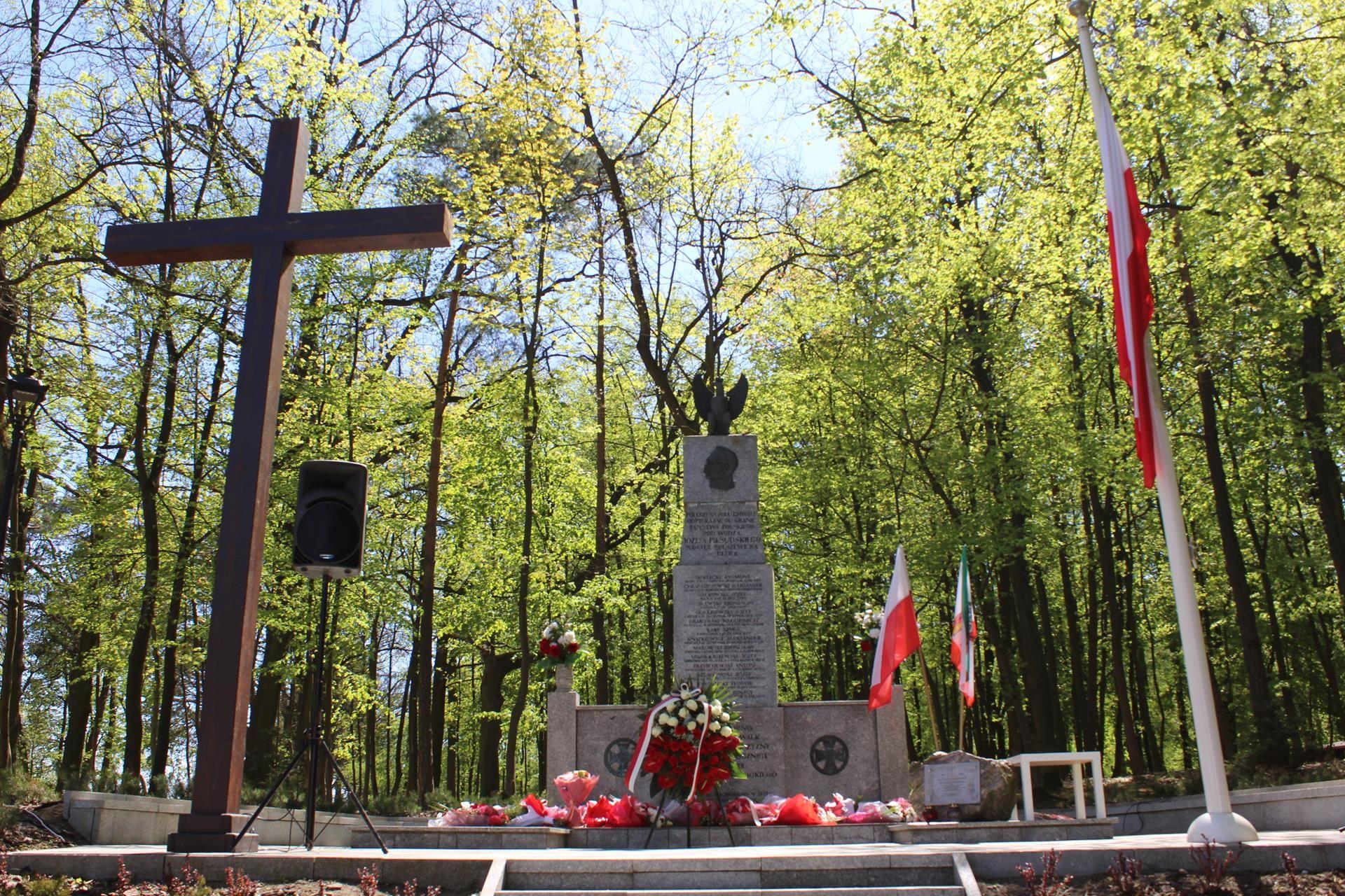 Zdj. nr. 18. Lipnowskie obchody 235. rocznicy uchwalenia Konstytucji 3 Maja