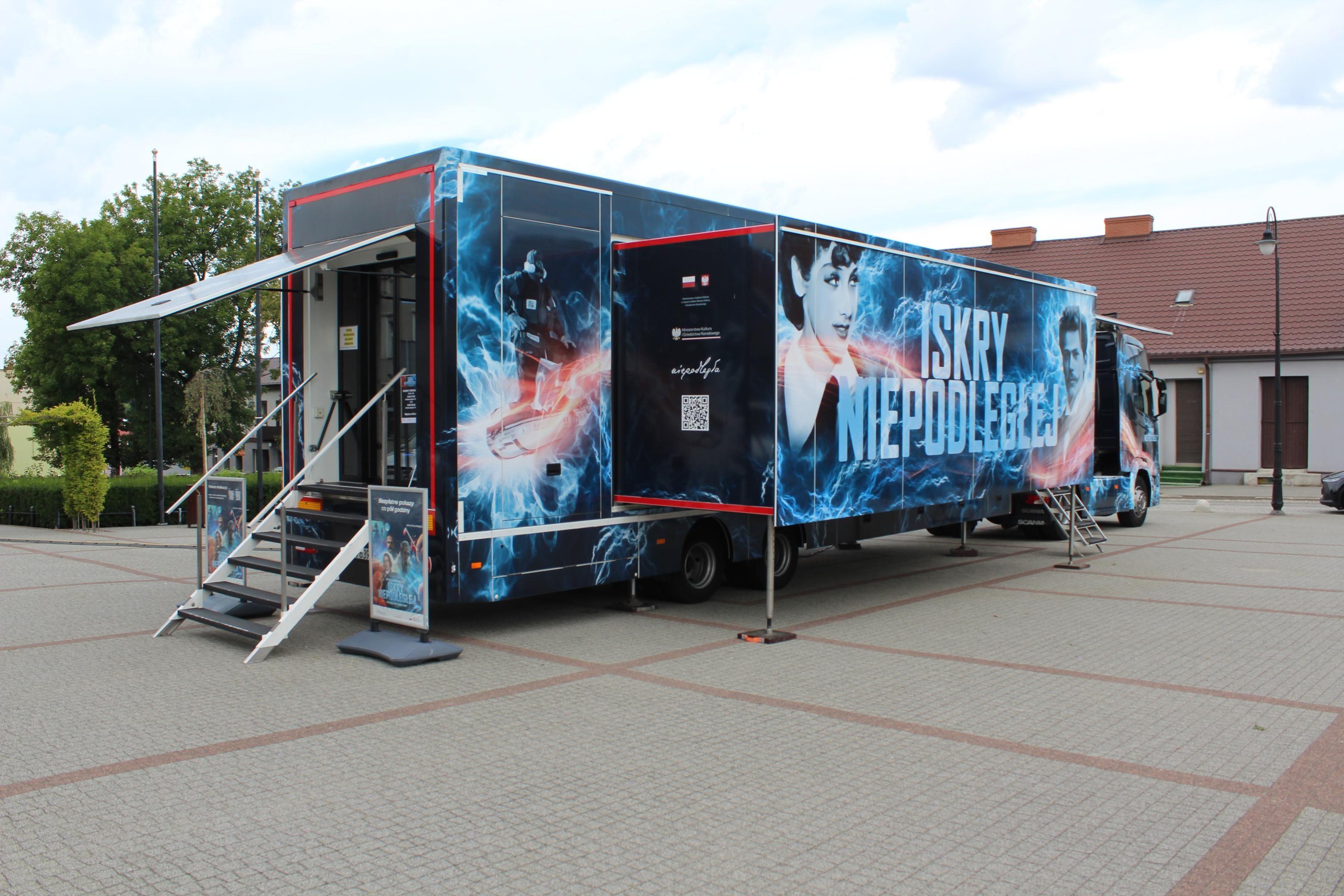 Zdj. nr. 1. Iskry Niepodległej