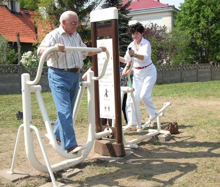 Zdj. nr. 4. Otwarcie fit parku przy Publicznym Gimnazjum