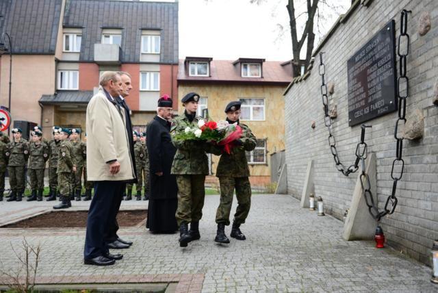 Zdj. nr. 6. 73 rocznica rozstrzelenia 10 lipnowian - 3 listopada 2013 roku