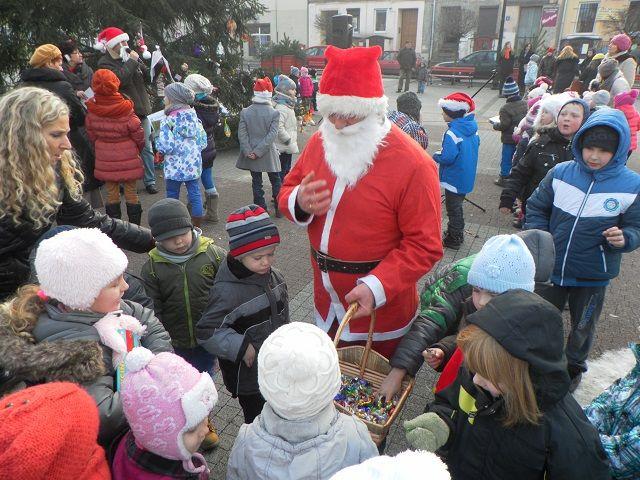 Zdj. nr. 10. Spotkanie przy choince - 10 grudnia 2013 roku