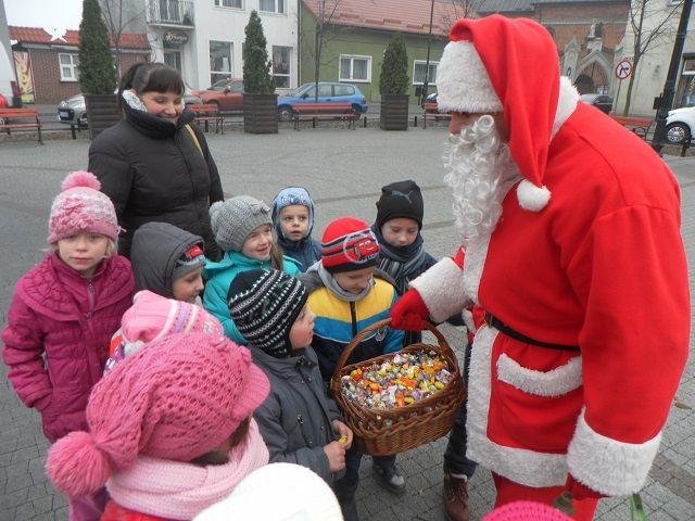 Ubieranie choinki miejskiej i świąteczny kiermasz - 5 grudnia 2014  roku