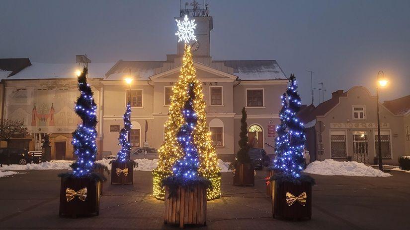 Choinka przed ratuszem