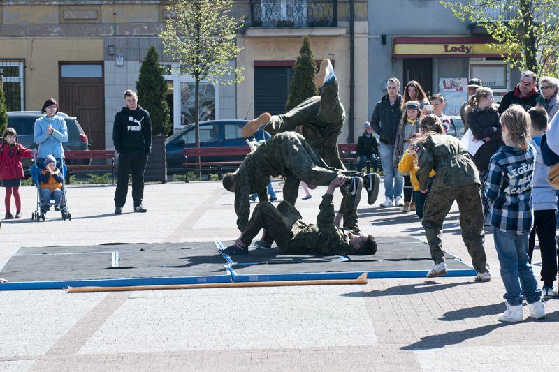 Zdj. nr. 14. 2 Maja Święto Flagi RP