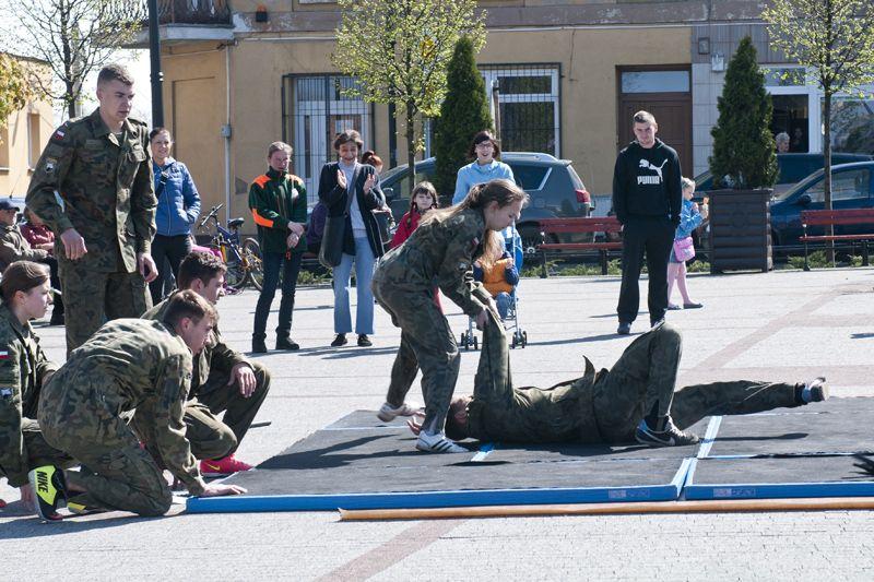 Zdj. nr. 15. 2 Maja Święto Flagi RP