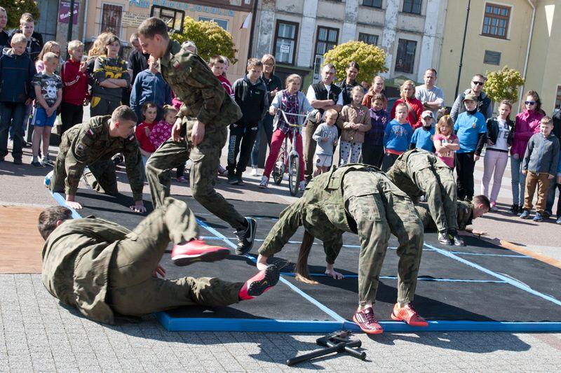 Zdj. nr. 18. 2 Maja Święto Flagi RP