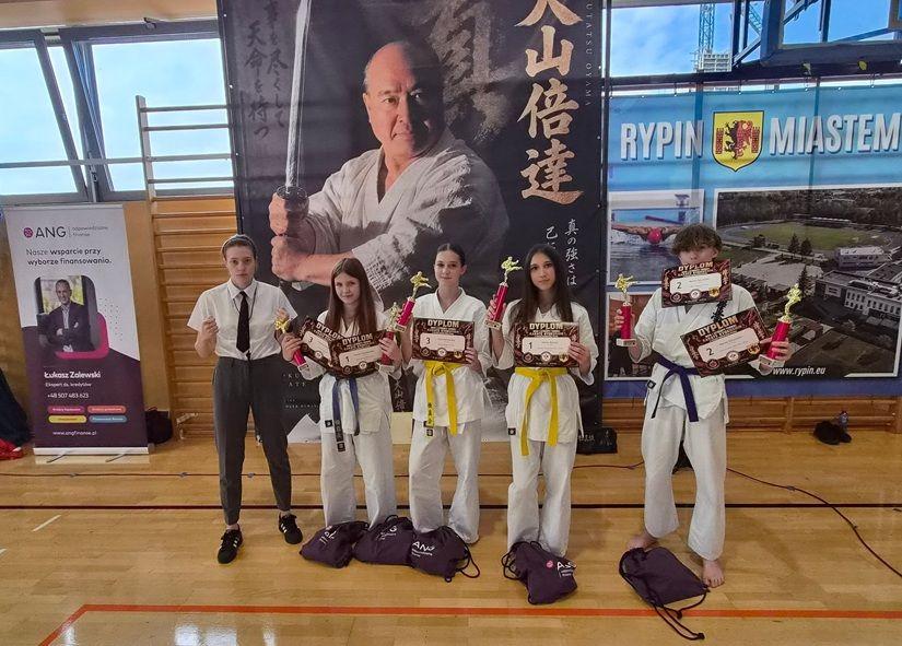 Zawodnicy Lipnowskiego Klubu Kyokushin Karate w formie