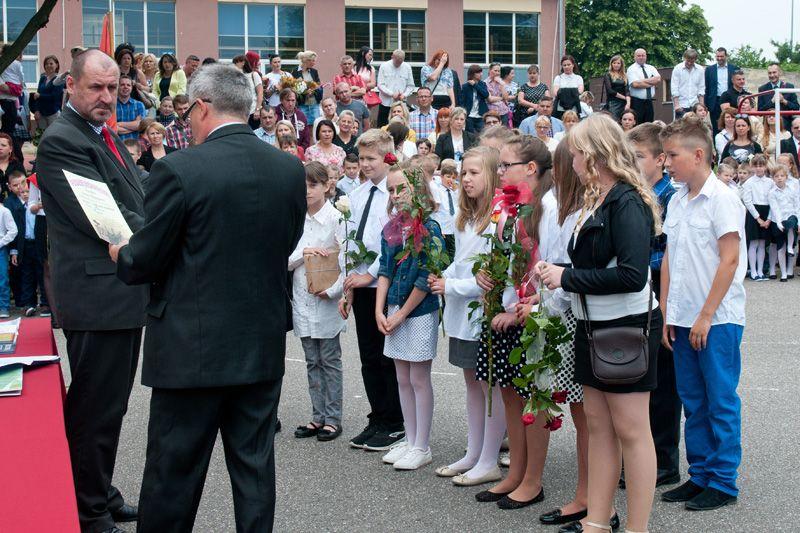 Zdj. nr. 10. Zakończenie roku szkolnego SP 3
