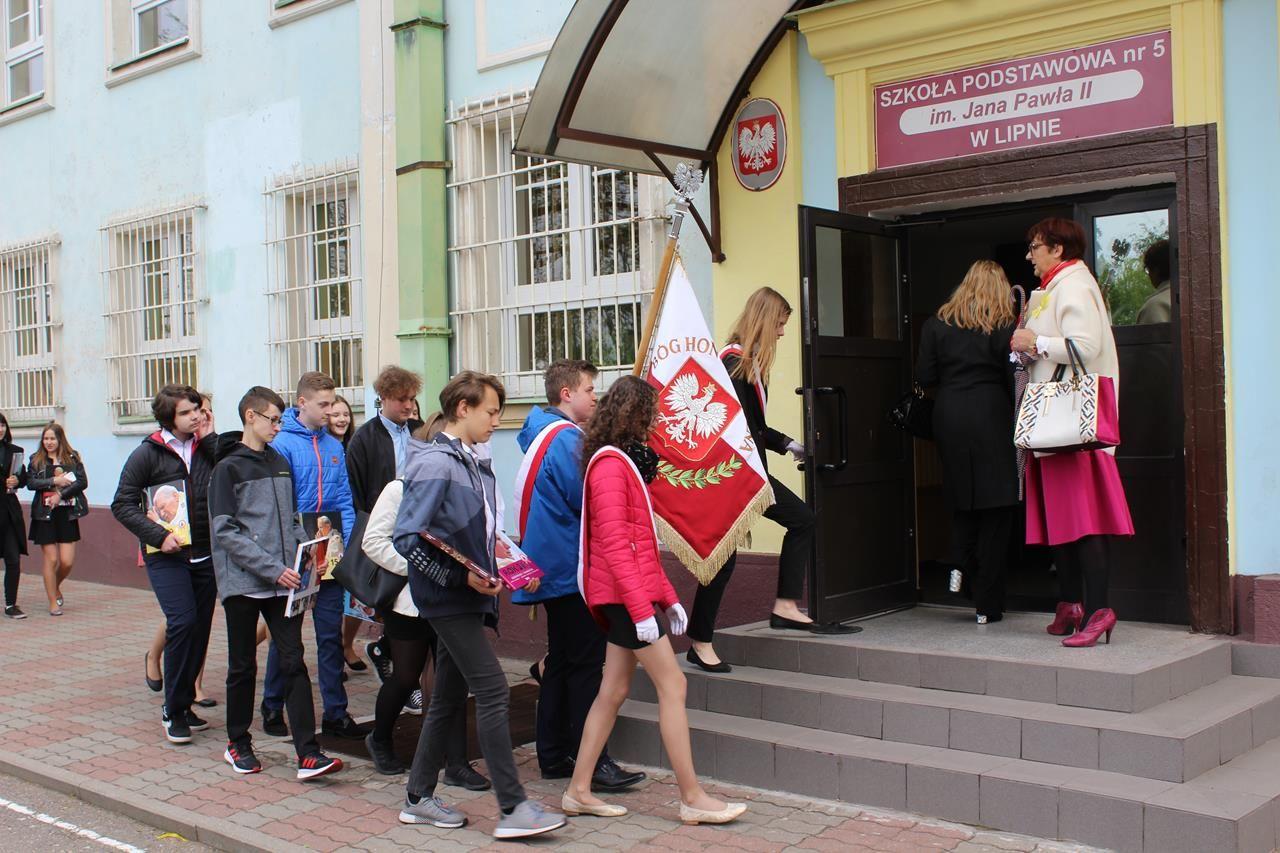 Święto Patrona Szkoły Podstawowej nr 5 w Lipnie – św. Jana Pawła II