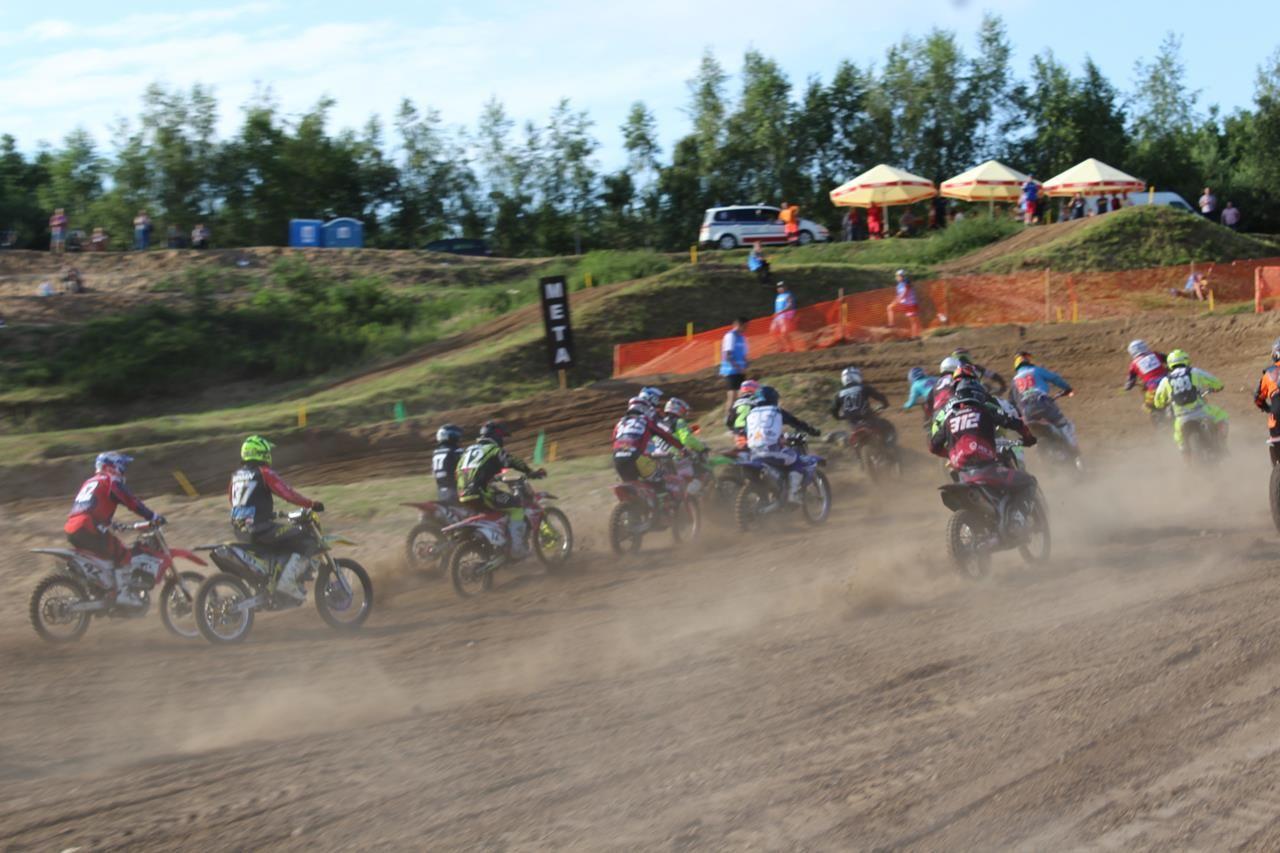 Zdj. nr. 126. Motocross – V runda Mistrzostw Strefy Północnej Polski Mistrzostwa Okręgu Bydgoskiego