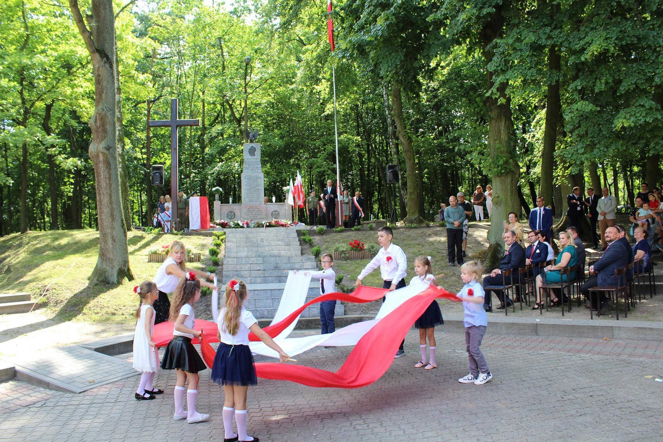 Zdj. nr. 122. Obchody Święta Wojska Polskiego