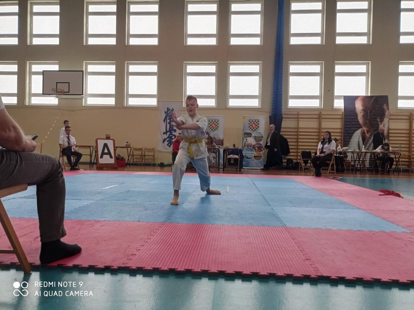Ogólnopolski Turniej Karate Kyokushin w Brennie, zawodnik na macie - kliknięcie spowoduje powiększenie obrazka