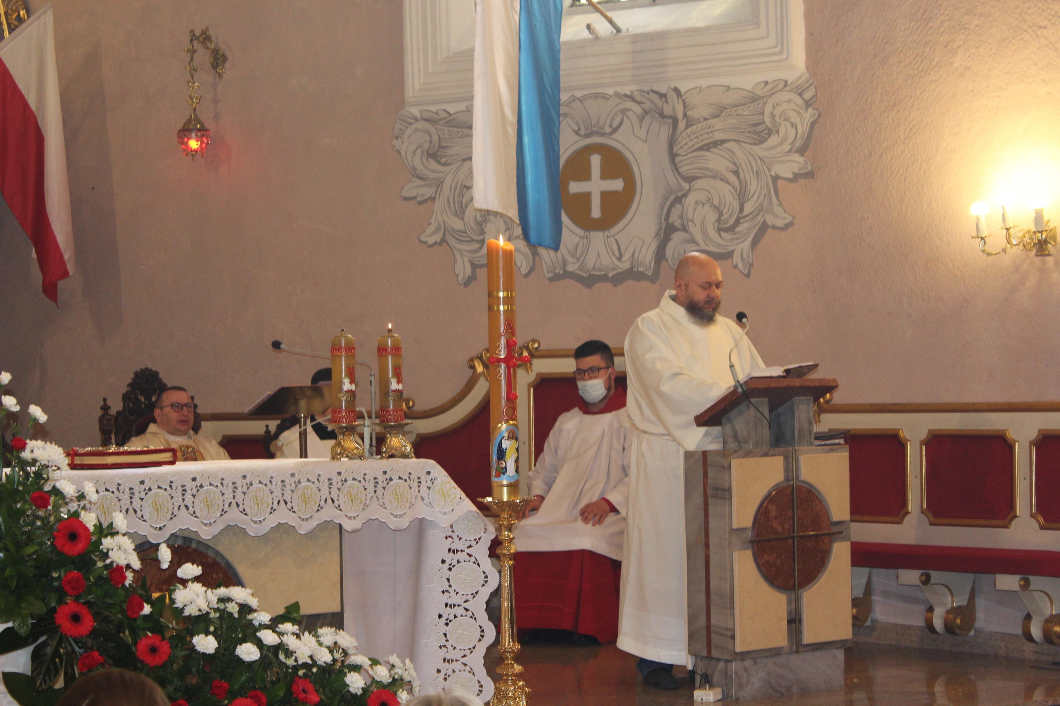 Msza Święta w intencji Ojczyzny odprawiona w kościele pod wezwaniem Wniebowzięcia Najświętszej Maryi Panny w Lipnie - kliknięcie spowoduje powiększenie obrazka